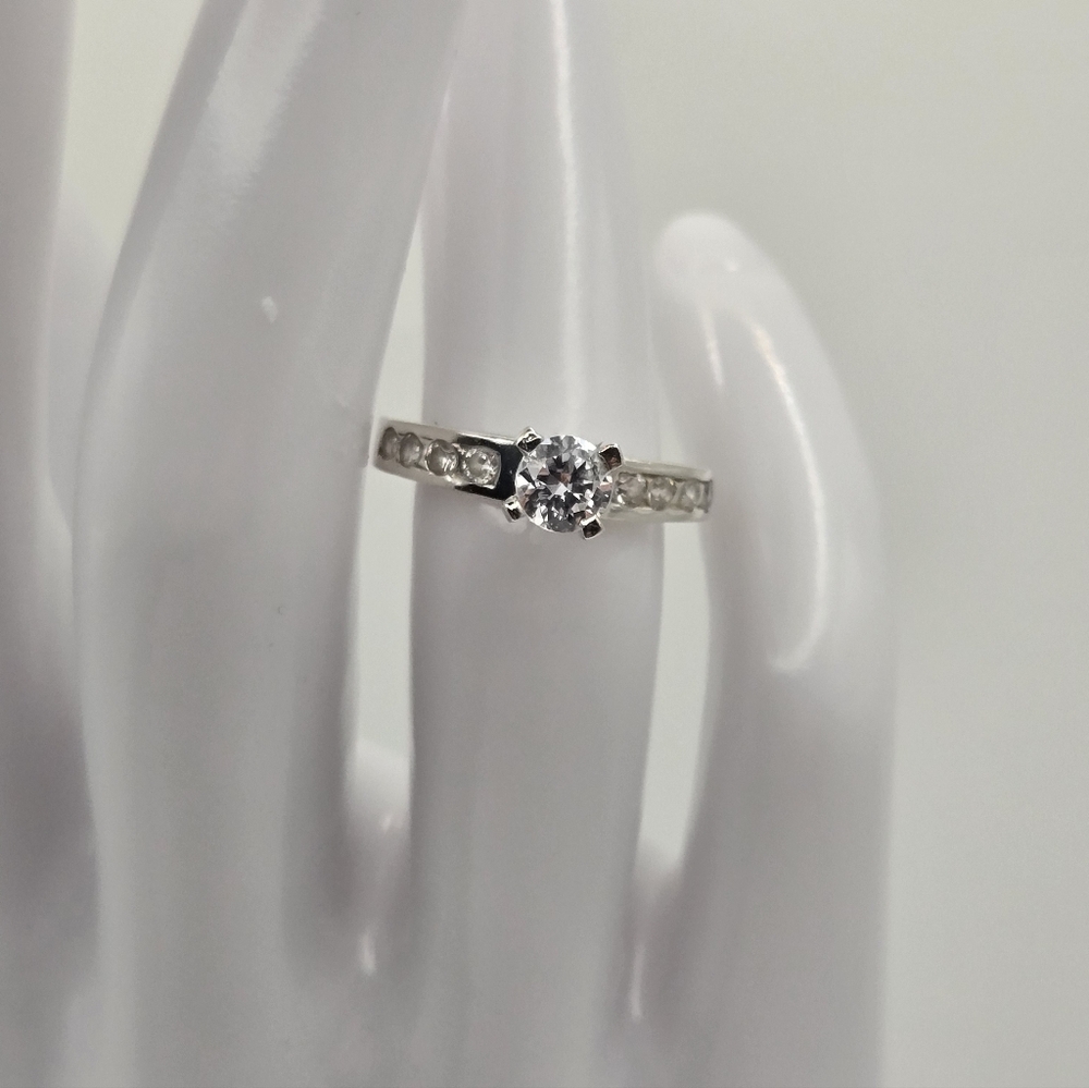 Stunning Sterling Silver Promise Ring - Picture 11 of 13